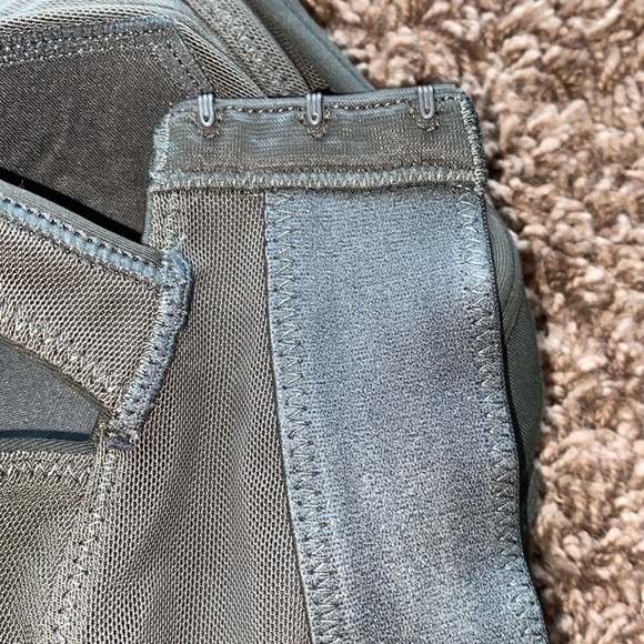 Yvette Power Crossback Sports Bra - Picture 8 of 11